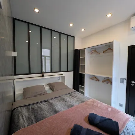 3 * Paris