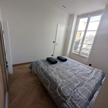 Omarais Bed & Breakfast Paris