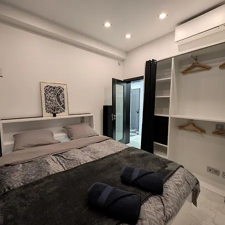 Omarais Bed & Breakfast Paris