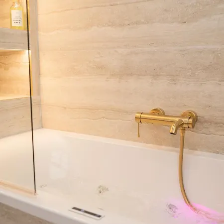 Omarais Bed & Breakfast Paris