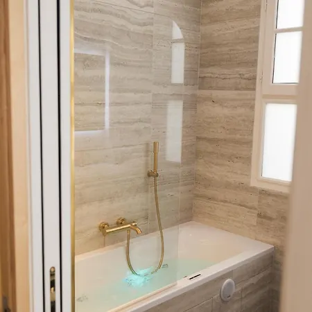 Omarais 4* Paris